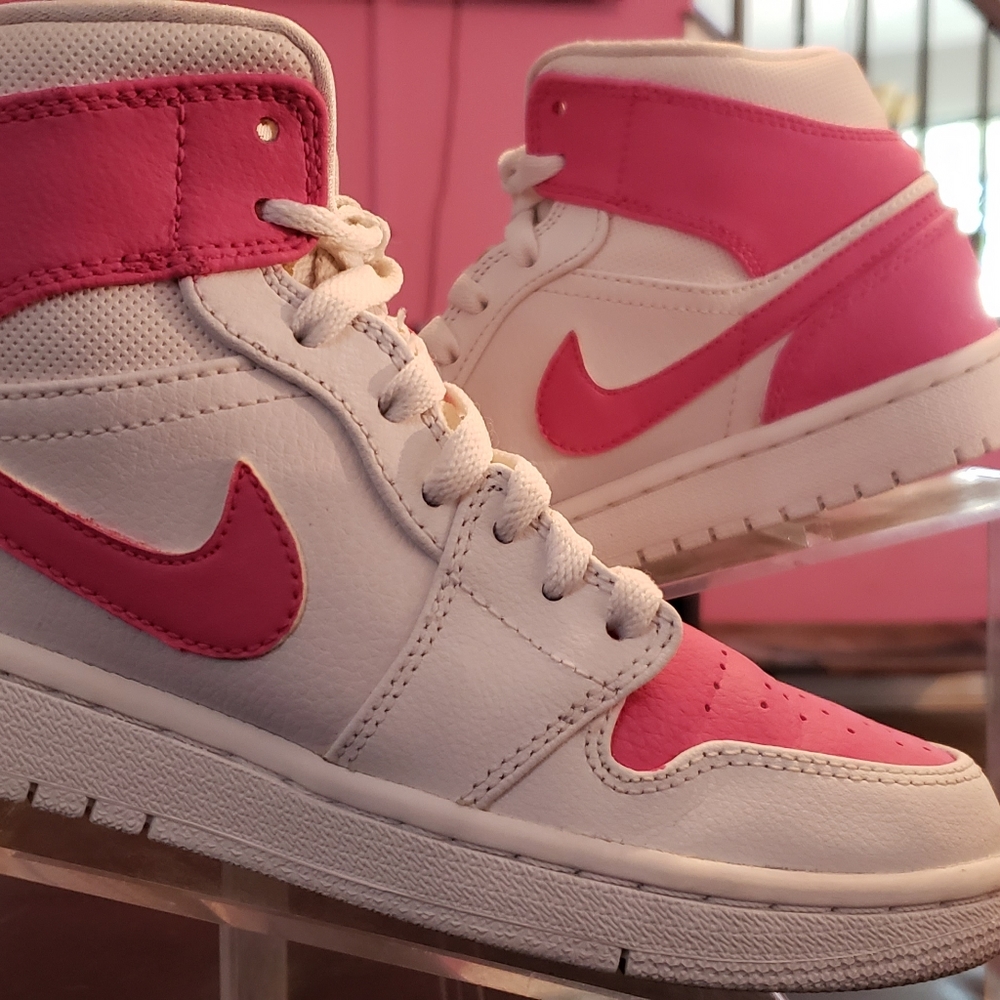 Custom "Hot Pink" 
Retro Jordan 1 - Picture 2 of 8